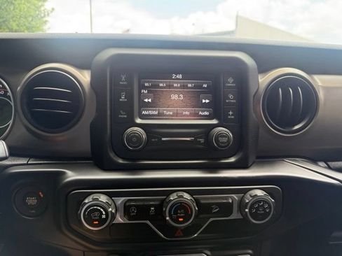 Used 2020 Jeep Wrangler Sport AWD/4WD image 24