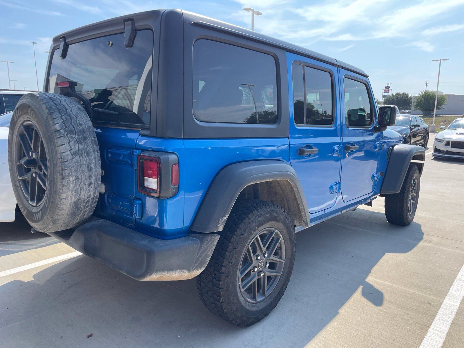 Used 2024 Jeep Wrangler Unlimited Sport AWD/4WD image 4