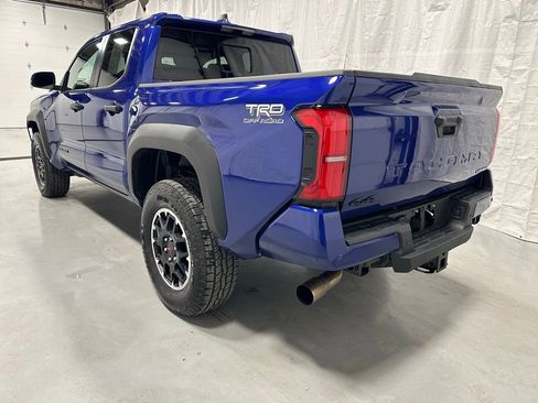 Used 2025 Toyota Tacoma TRD Off-Road image 5