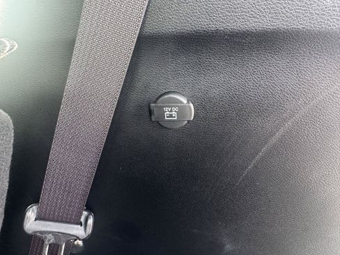 Used 2025 Chrysler Pacifica Select FWD image 36