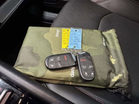 Used 2022 Jeep Compass Trailhawk w/ Trailhawk Elite Group image 31