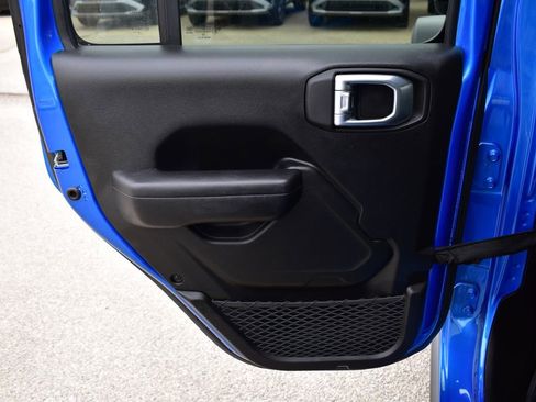 Used 2024 Jeep Wrangler Unlimited AWD/4WD image 22