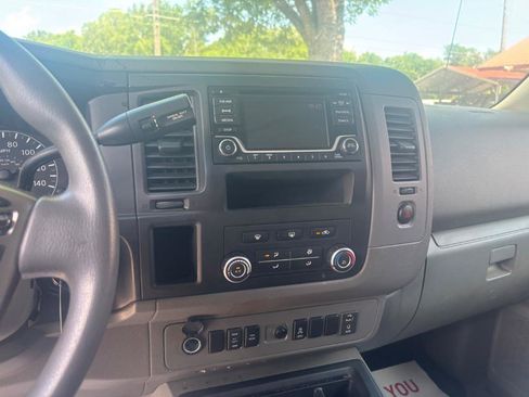Used 2018 Nissan NV 2500 SV RWD image 14
