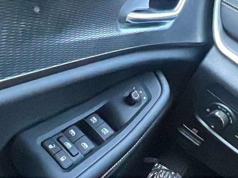 New 2025 Jeep Grand Cherokee Altitude image 29