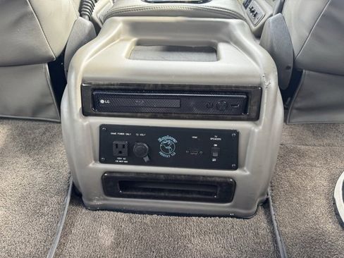 Used 2022 Chevrolet Express 2500 w/ Enhanced Convenience Package image 18