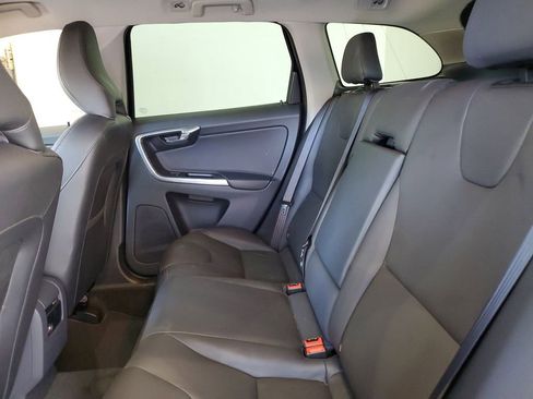 Used 2016 Volvo XC60 T5 Premier w/ Proximity Package FWD image 16
