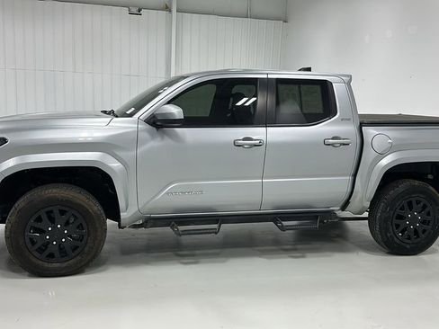 Used 2024 Toyota Tacoma SR5 image 2