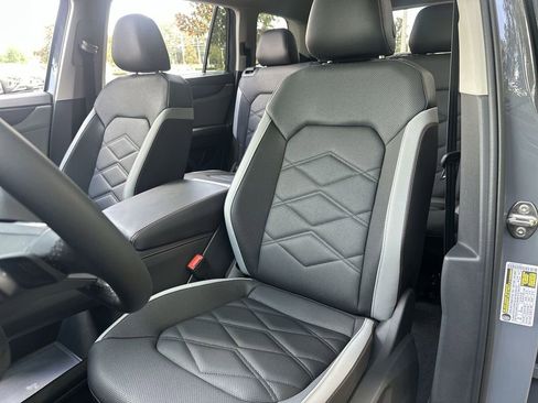 New 2025 Volkswagen Atlas Peak Edition SE image 11