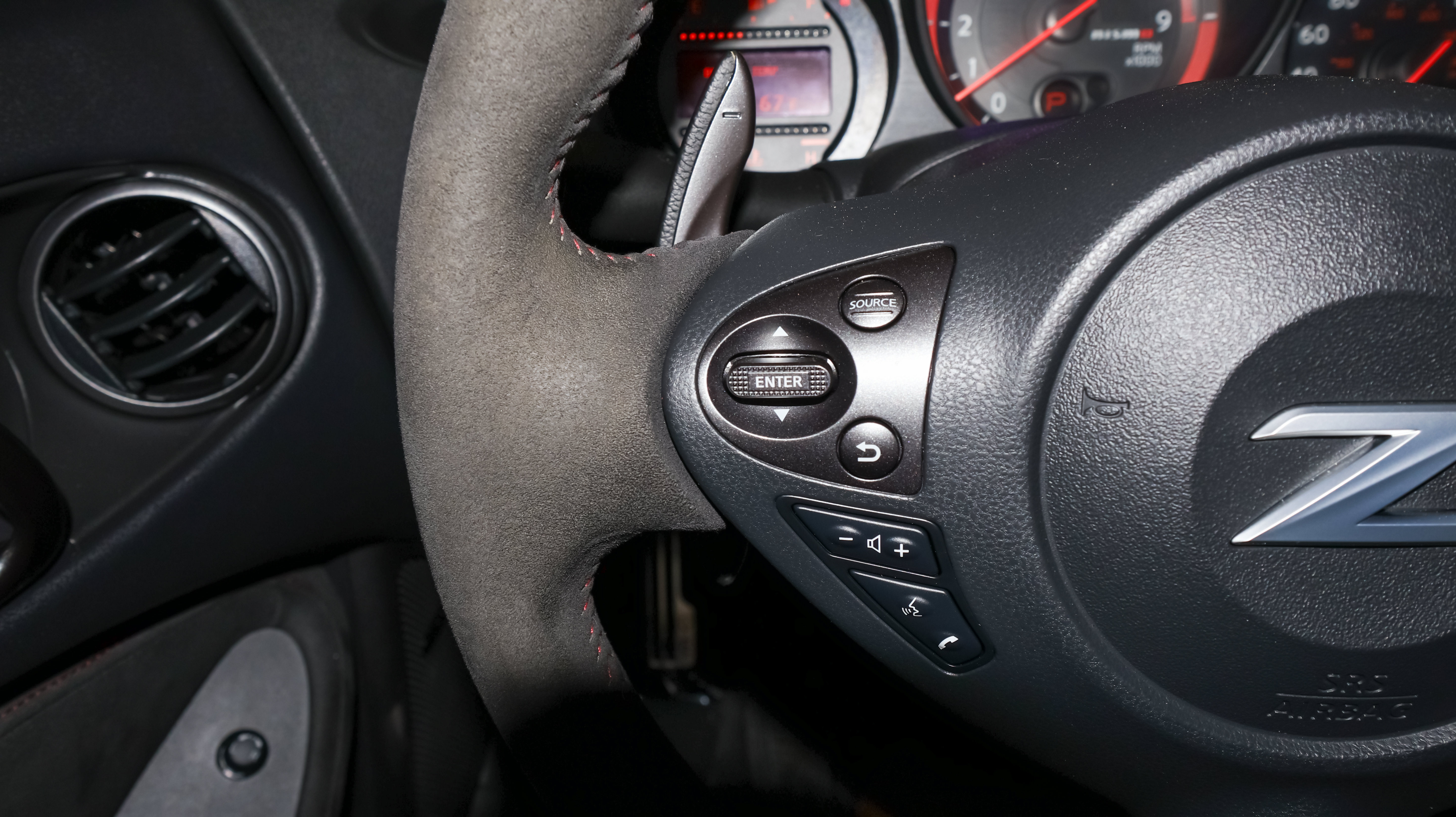 Used 2020 Nissan 370Z NISMO RWD image 25