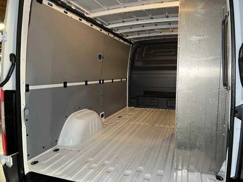 Used 2025 Mercedes-Benz Sprinter 2500 image 19