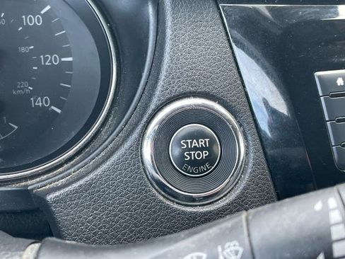 Used 2020 Nissan Rogue SV image 27