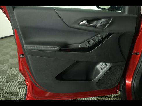 Used 2025 Chevrolet Equinox LT w/ Convenience Package II image 27