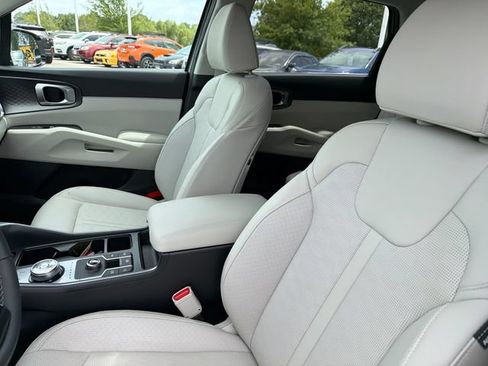 Certified 2025 Kia Sorento EX FWD image 18