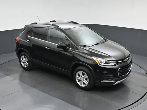 Used 2020 Chevrolet Trax LT w/ LT Convenience Package image 53