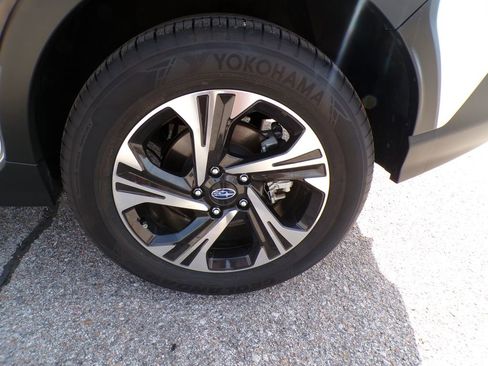 Used 2025 Subaru Crosstrek 2.0i Premium image 9