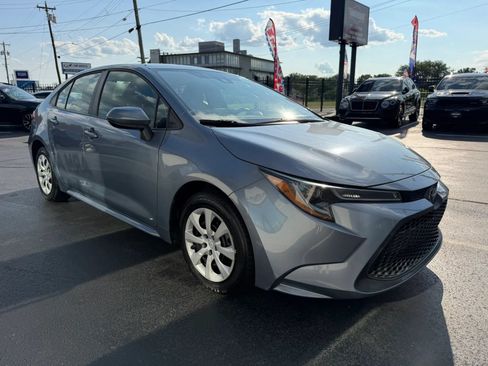 Used 2022 Toyota Corolla LE FWD image 15