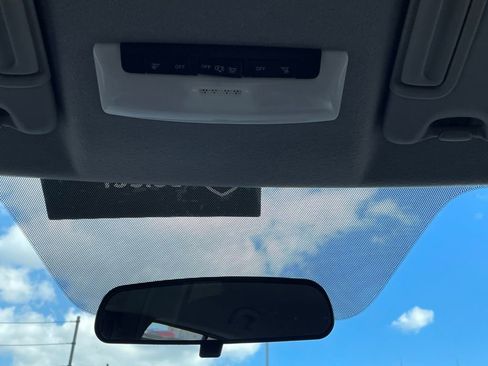 Used 2019 Nissan Kicks SV image 22