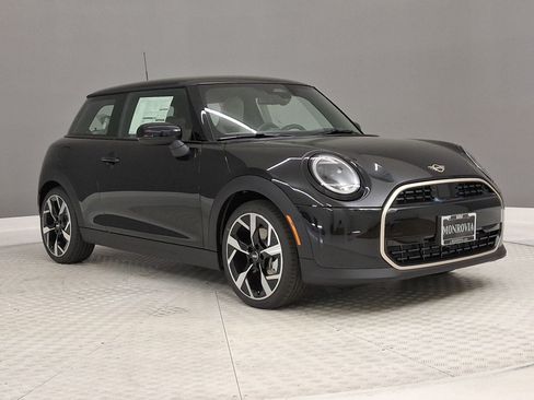 New 2026 MINI Cooper 2-Door Hardtop FWD image 5