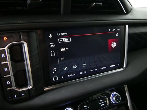 Used 2023 GMC Yukon Denali AWD/4WD image 32