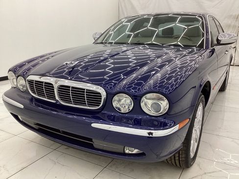 Used 2004 Jaguar XJ8 image 1