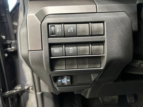 Used 2025 Toyota Tacoma SR5 AWD/4WD image 23