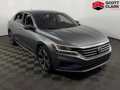 Used 2021 Volkswagen Passat 2.0T SE