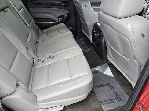 Used 2015 Chevrolet Suburban LT image 26