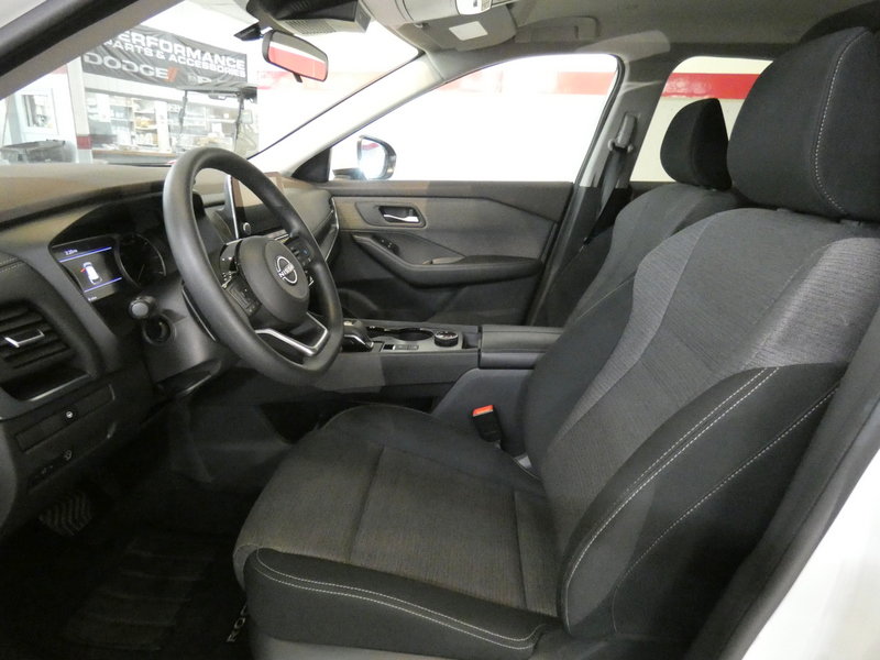 Used 2023 Nissan Rogue SV AWD/4WD image 9