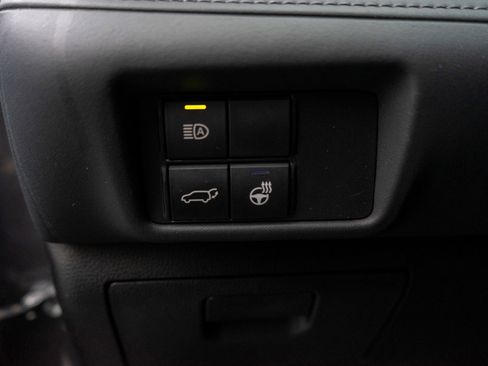 Used 2022 Toyota Highlander XLE image 16