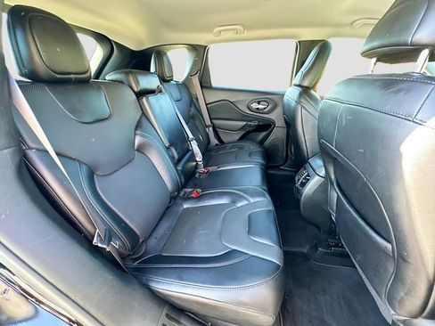 Used 2023 Jeep Cherokee Altitude Lux image 26