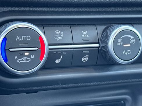 Used 2024 Alfa Romeo Giulia Veloce image 28