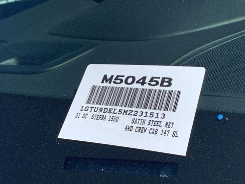 Used 2021 GMC Sierra 1500 SLT w/ SLT Premium Plus Package AWD/4WD image 40