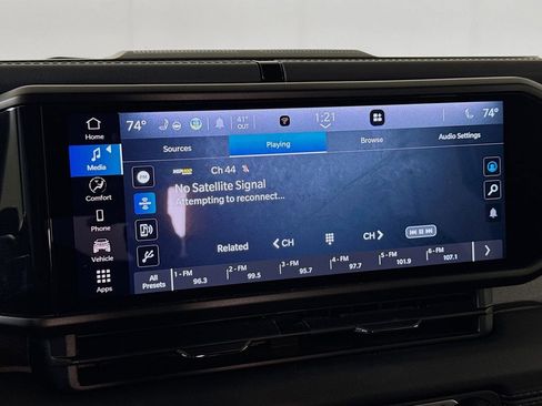 Used 2024 Jeep Wrangler Sahara image 15