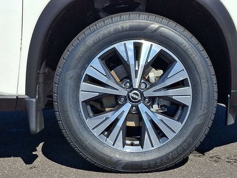 Certified 2023 Nissan Rogue SV AWD/4WD image 9