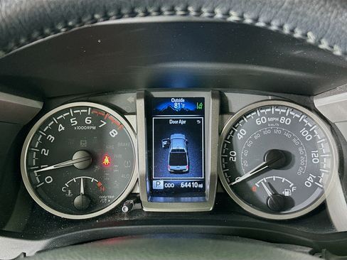 Used 2021 Toyota Tacoma SR5 RWD image 18