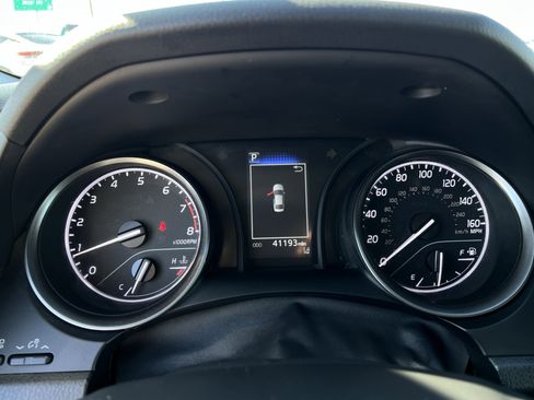 Used 2024 Toyota Camry SE image 18