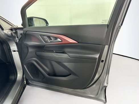 Used 2025 Chevrolet Equinox EV RS image 32