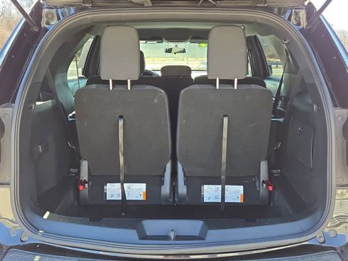Used 2018 Ford Explorer XLT image 19