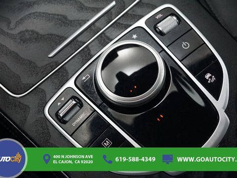 Used 2019 Mercedes-Benz GLC 300 4MATIC image 24