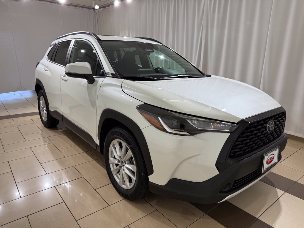 Certified 2023 Toyota Corolla Cross LE w/ Moonroof Package AWD/4WD image 7