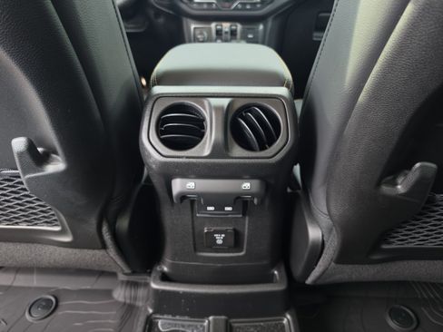 New 2026 Jeep Wrangler Unlimited Sahara AWD/4WD image 24