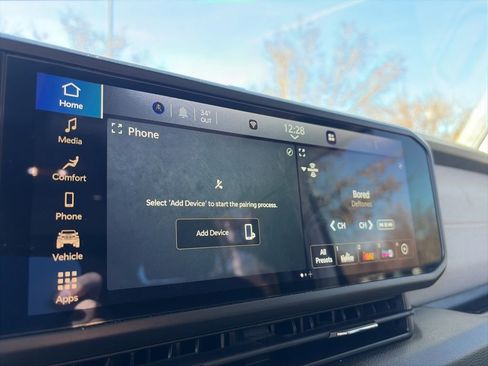 Used 2024 Jeep Wrangler Unlimited image 16