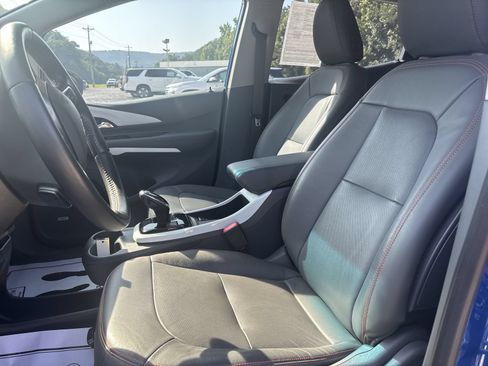 Used 2020 Chevrolet Bolt Premier w/ Infotainment Package FWD image 14