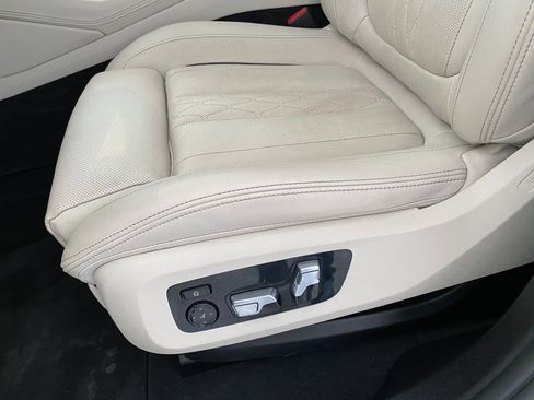 Certified 2022 BMW X6 xDrive40i w/ Executive Package image 12