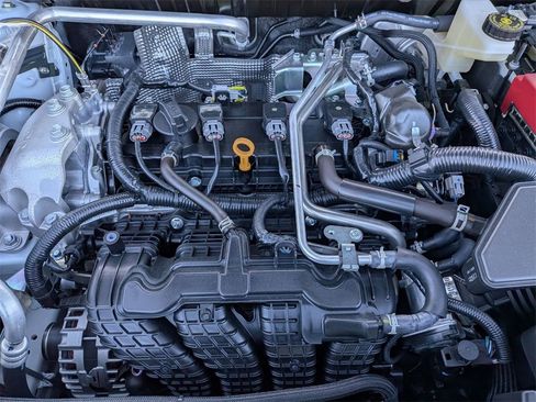 New 2025 Mitsubishi Outlander SE image 32