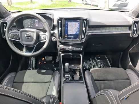 Used 2021 Volvo XC40 T4 R-Design w/ Protection Package Premier FWD image 8