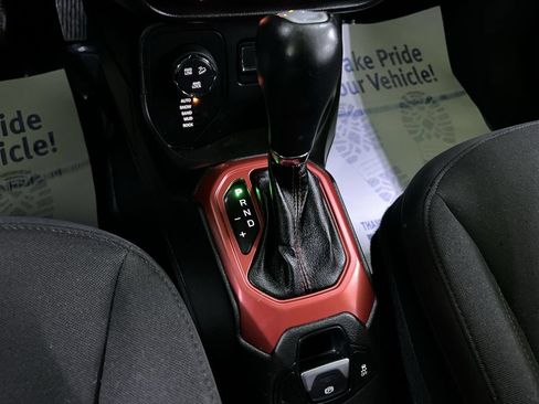 Used 2016 Jeep Renegade Trailhawk AWD/4WD image 24