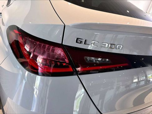 Used 2025 Mercedes-Benz GLC 300 4MATIC image 34