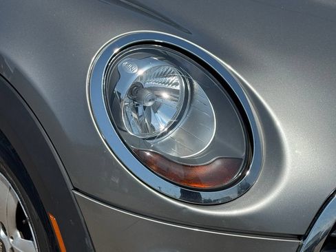 Used 2017 MINI Cooper 2-Door Hardtop FWD image 8