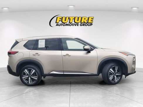 Used 2023 Nissan Rogue SL FWD image 3